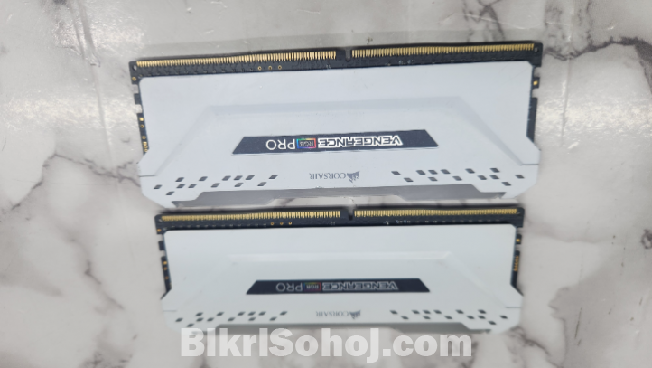 CORSAIR VENGEANCE RGB PRO DDR4 8GB 3200mhz 1stick 6500